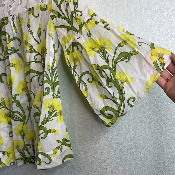 HD in Paris Anthro sheer floral lace top - Picture 2 of 7